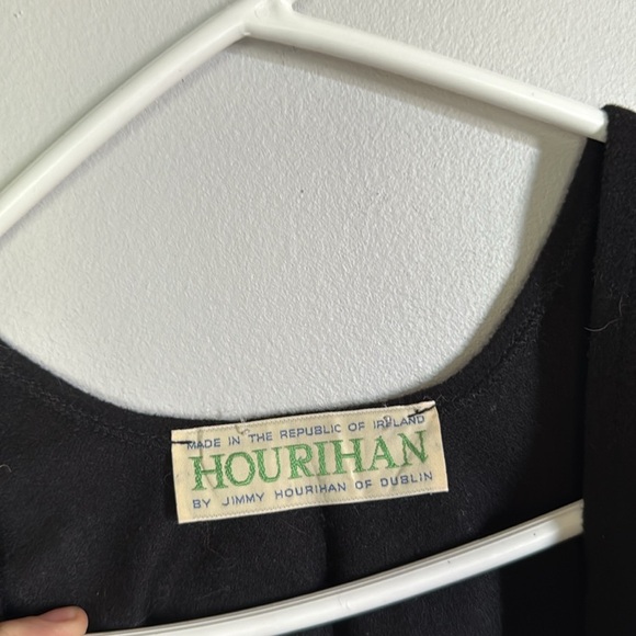 Vintage Hourihan by Jimmy Hourihan of dublin Black Open Front wool Cape - Picture 2 of 3